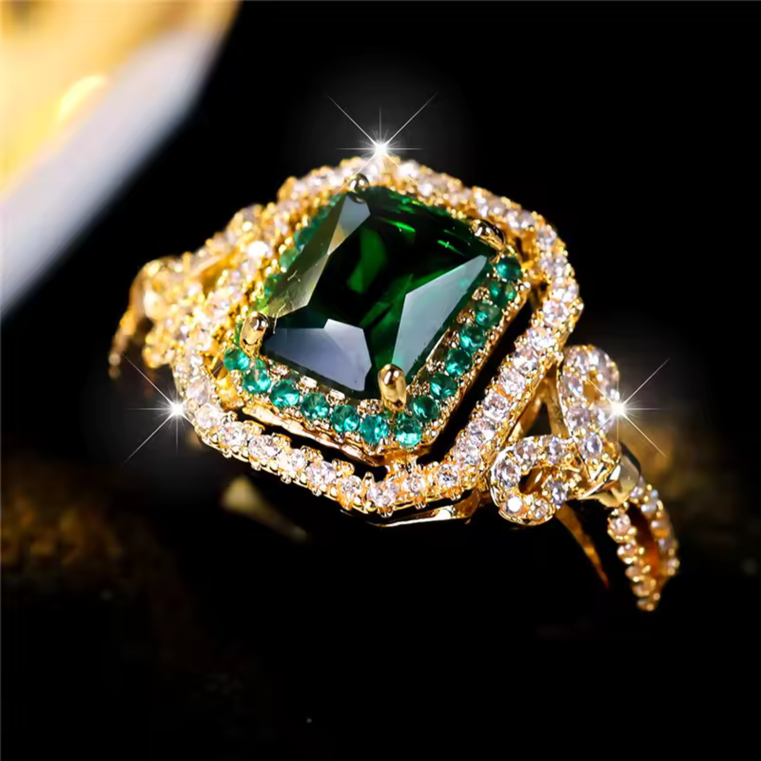 Luxe Smaragd Halo Statement Ring