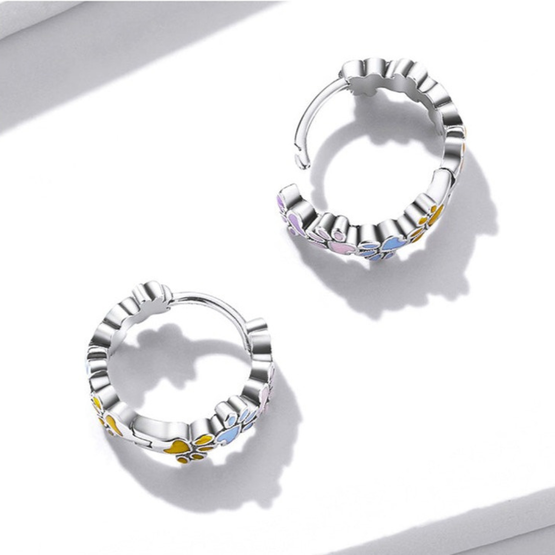 Bunte Pfoten Ohrringe aus Sterlingsilber