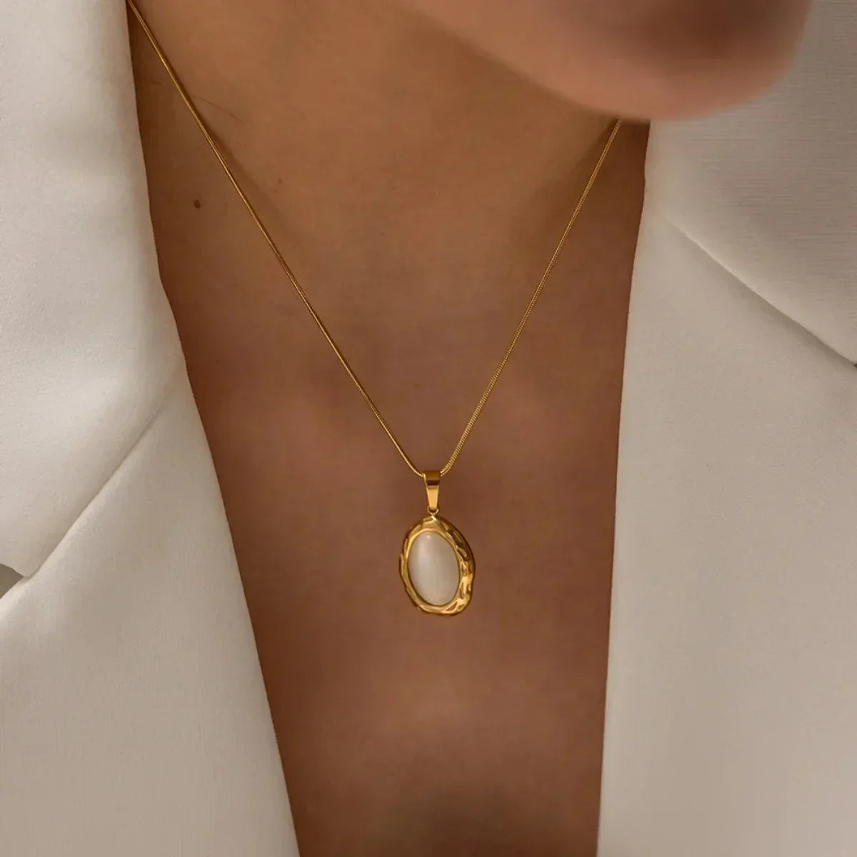Goldplattierte ovale Cat-Eye-Opal-Halskette