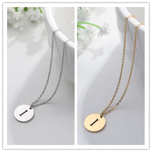 Elegante Goldbuchstaben-Anhänger-Halskette