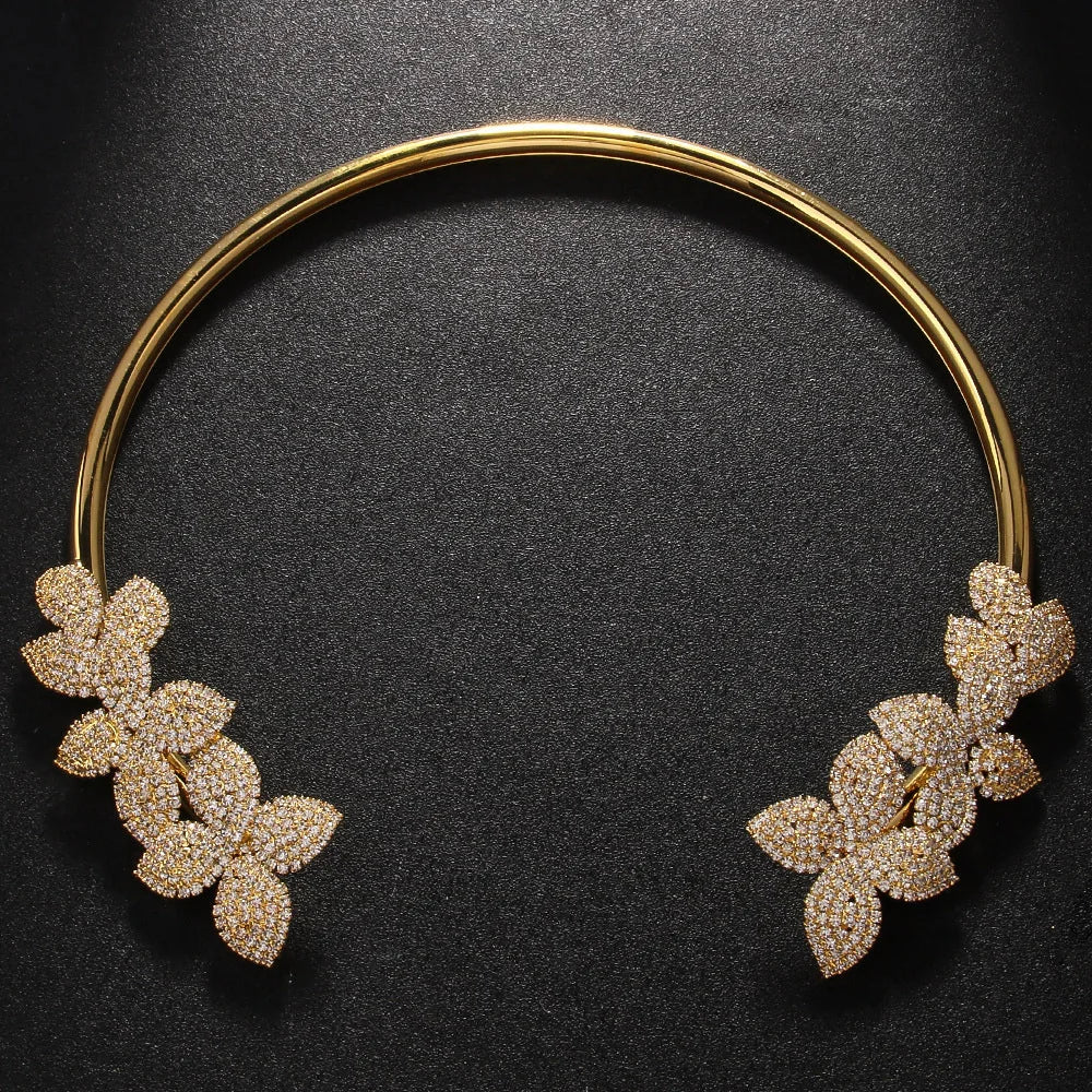 Elegante Blumen-Kristall-Halskette