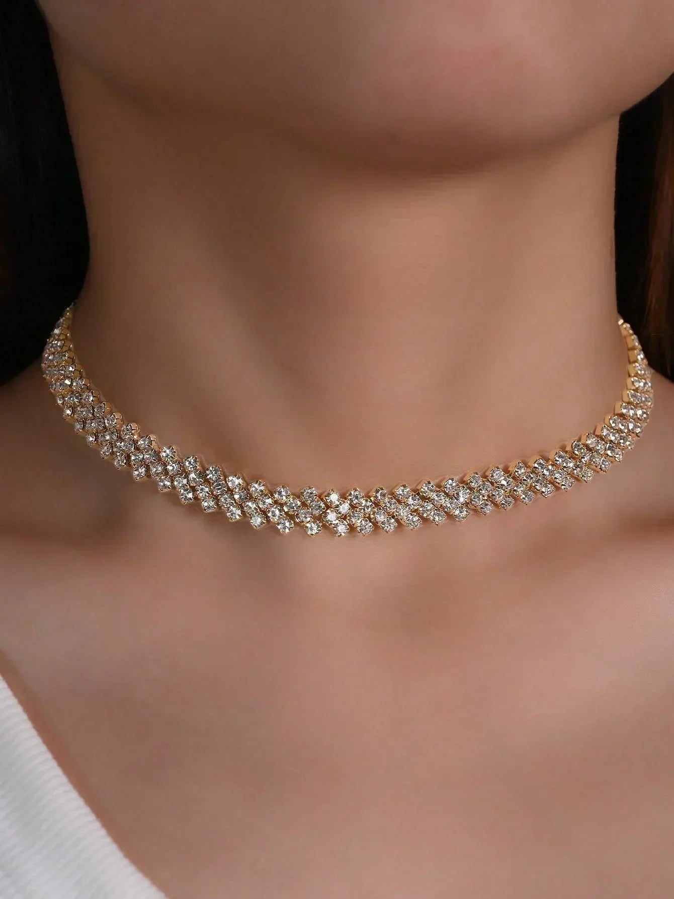 Elegantes Strass-Halsband