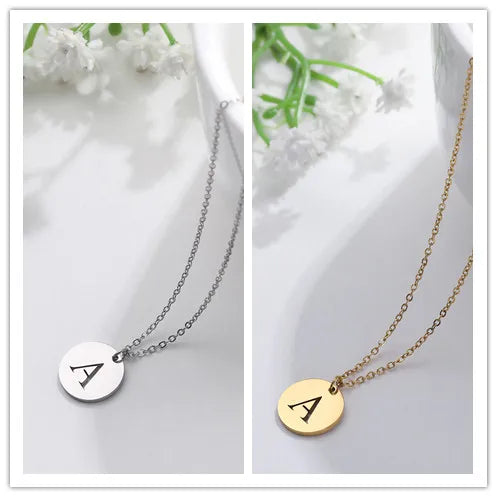 Elegante Goldbuchstaben-Anhänger-Halskette