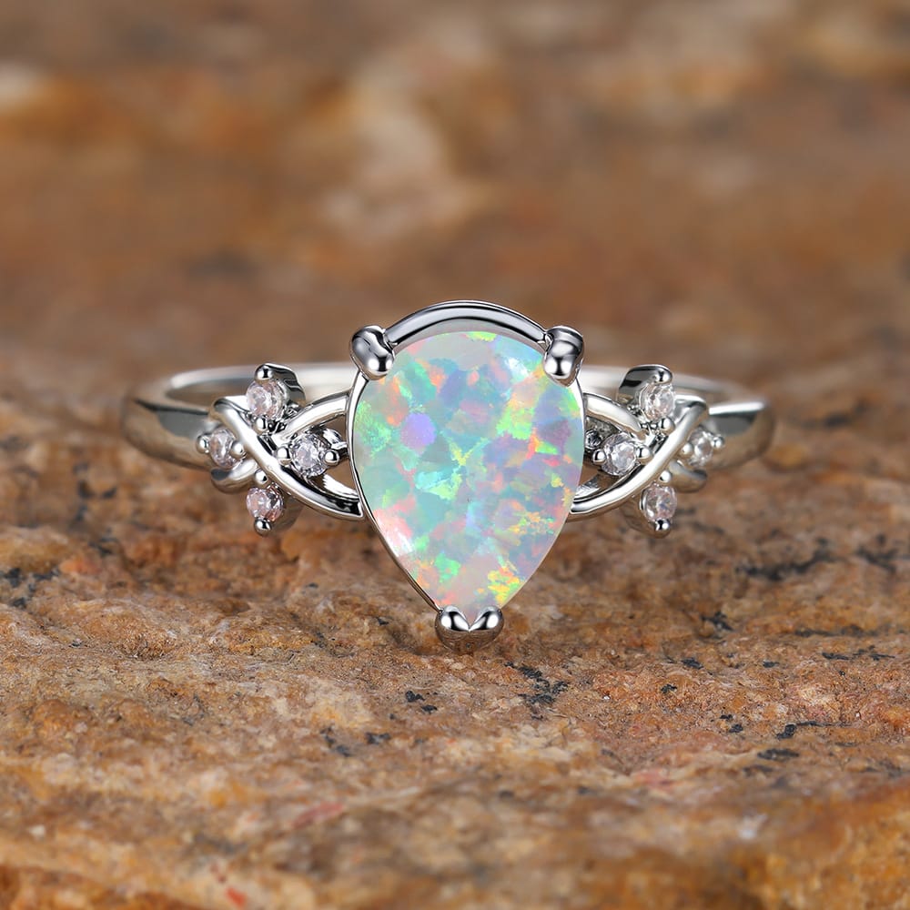 Prismatischer Tränenring