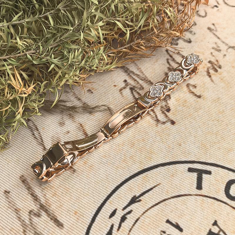 Aurelia™ – Elegant Magnetic Copper Bangle