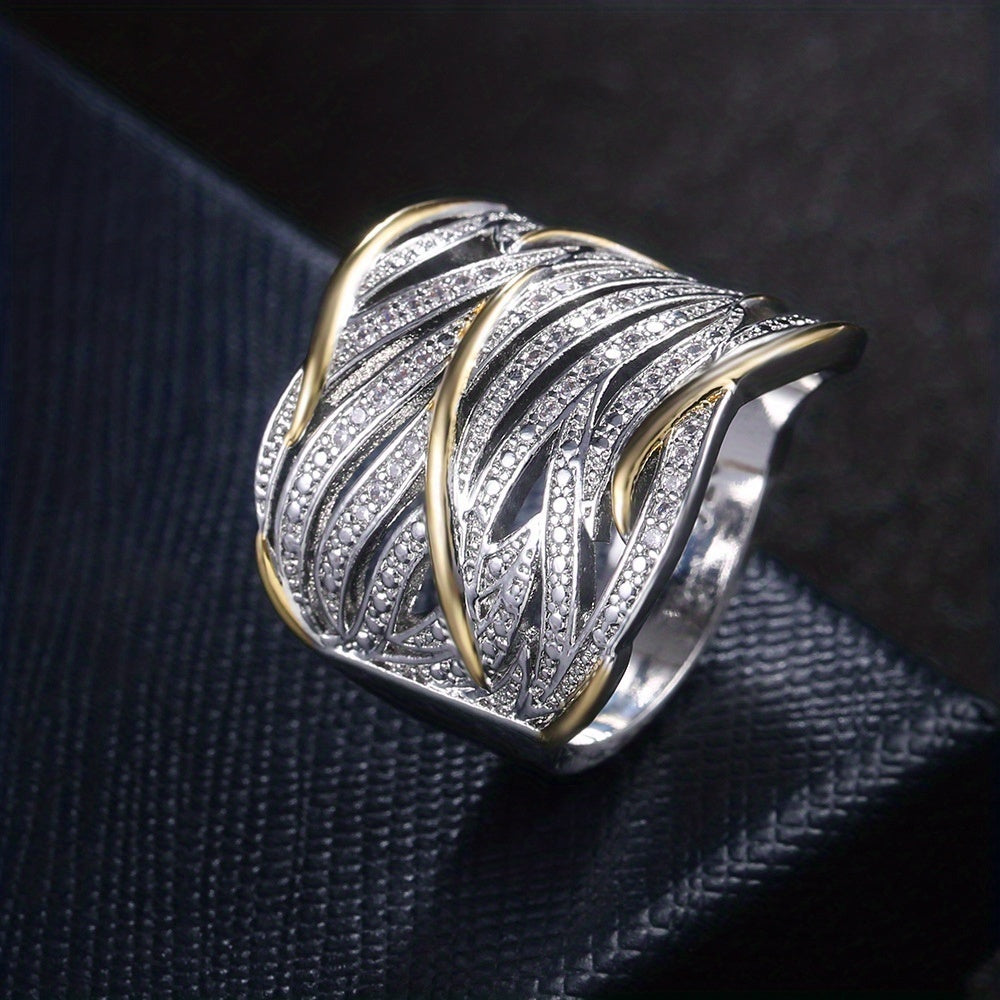 Schicker geschichteter Twist-Ring