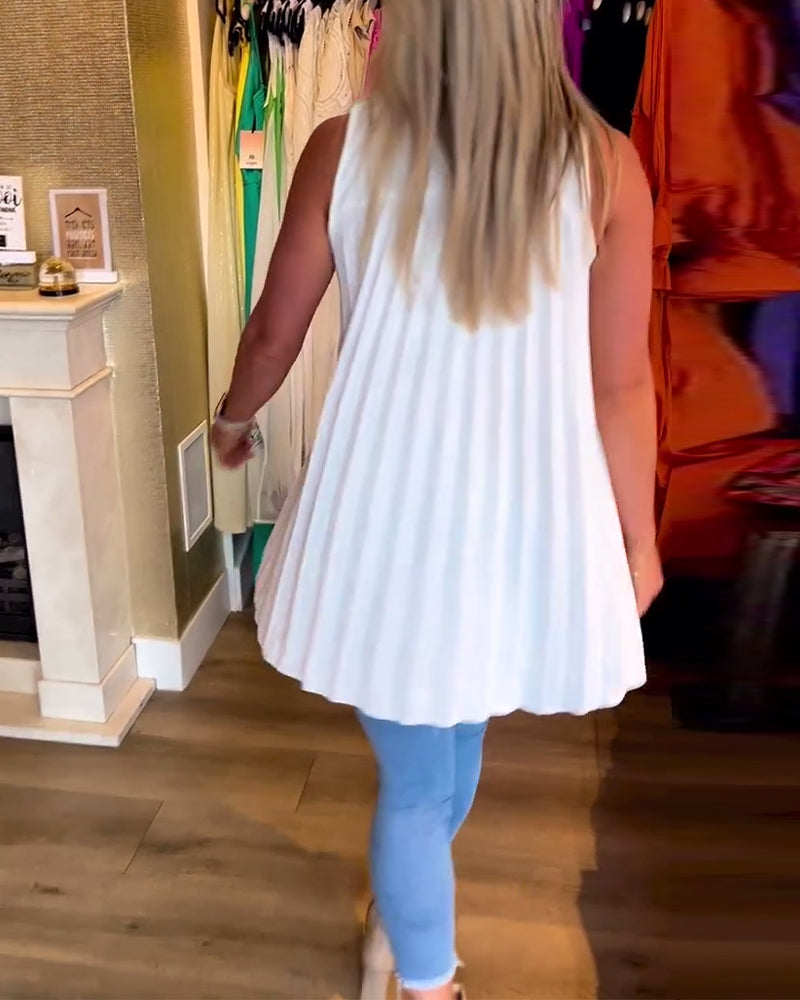 Alana™ - Timeless Ruffled Sleeveless Top