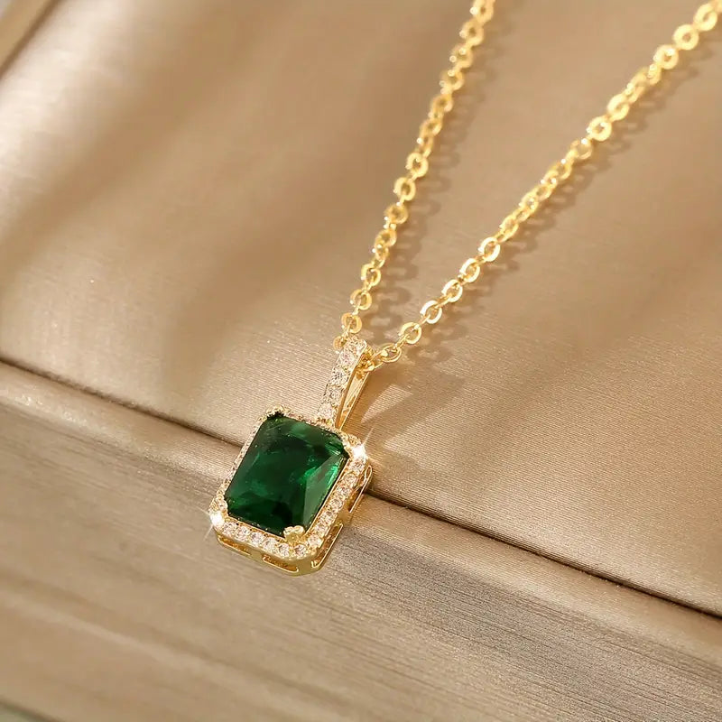 Mae Gold Smaragd Halskette