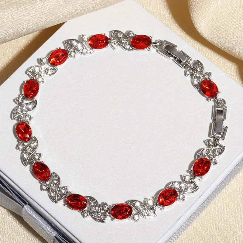 Elegantes Rubin-Akzent Armband aus Weißgold