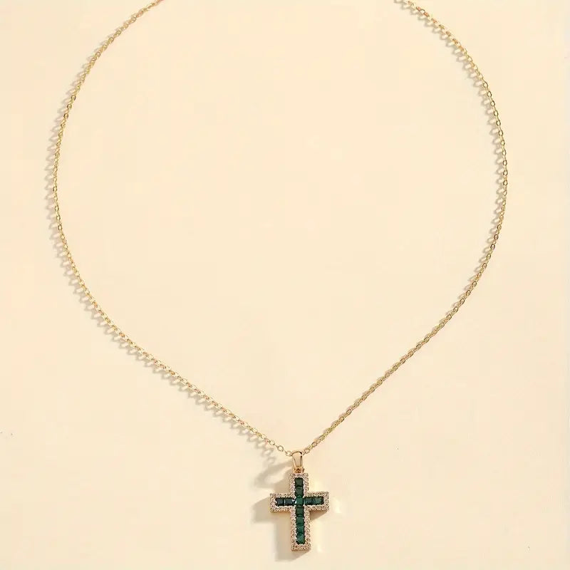 Elegante Smaragd Kreuz Anhänger Halskette