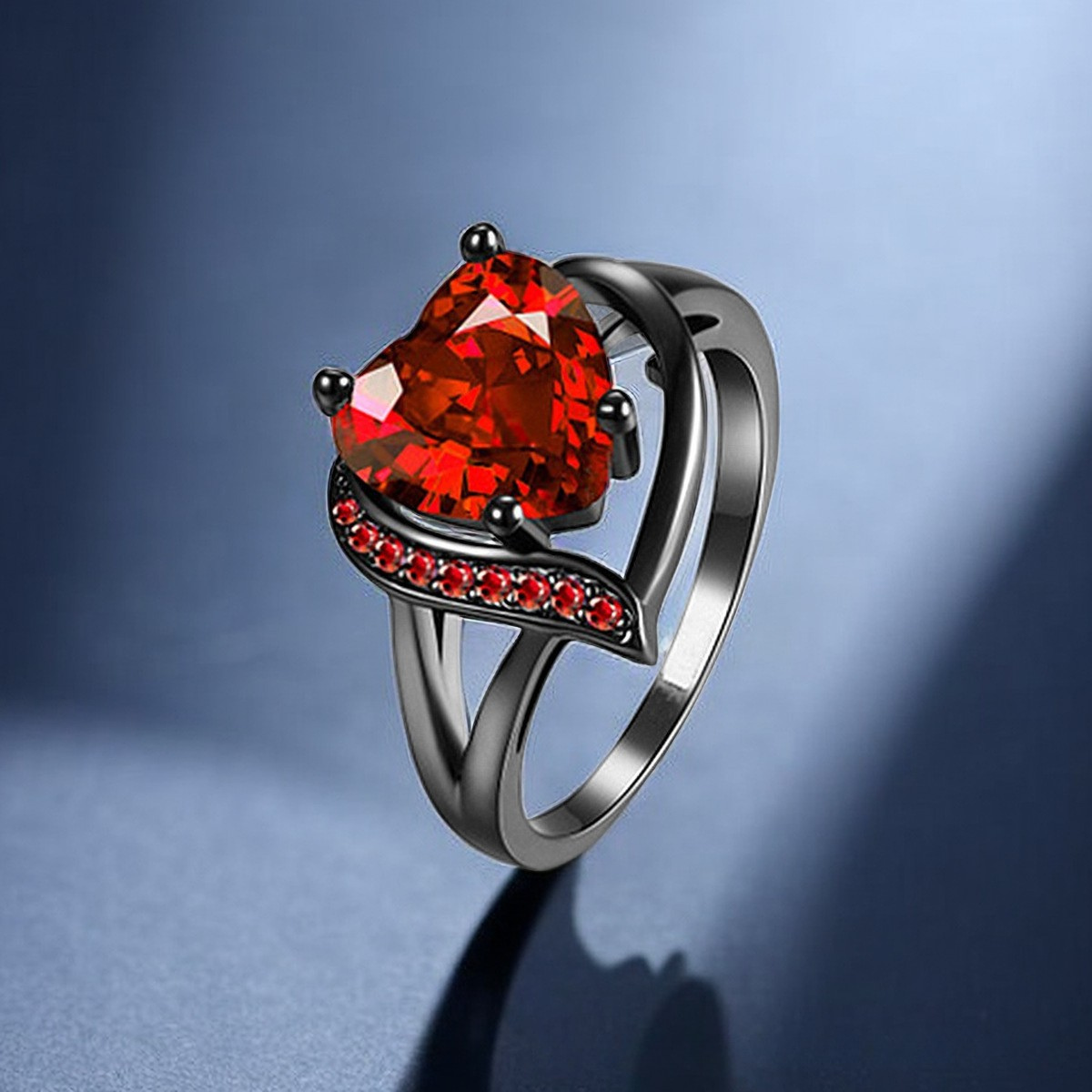Eleganter Schwarzer Rosen-Dornenring