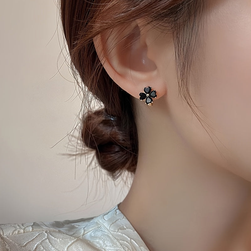 Elegante vergoldete Blumen Ohrstecker