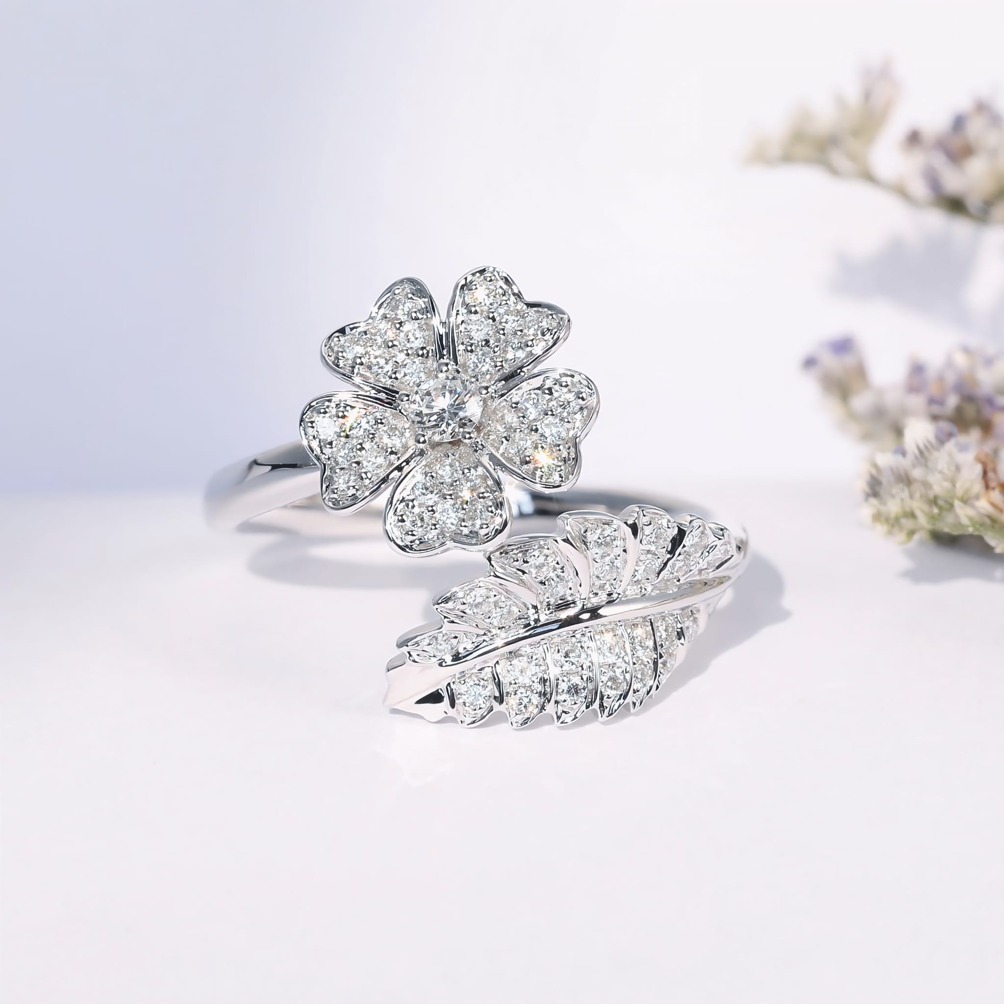 Blume & Blatt Zirkonia Ring (verstellbar)