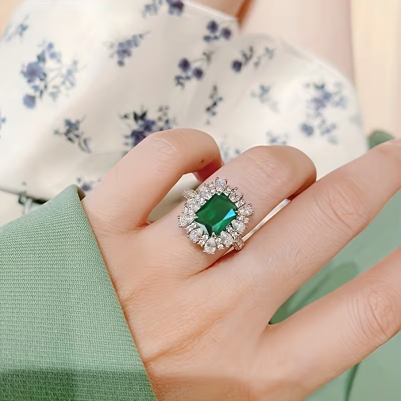 Smaragd-Zirkonia-Halo-Ring