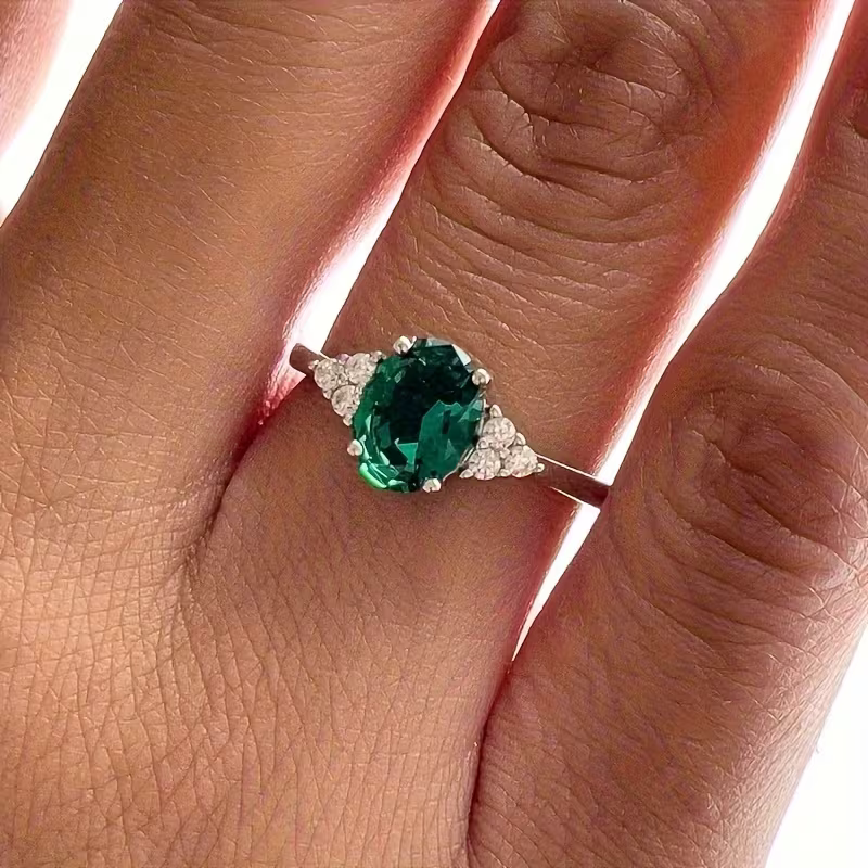 Eleganter Smaragd-Zirkonia Versprechensring