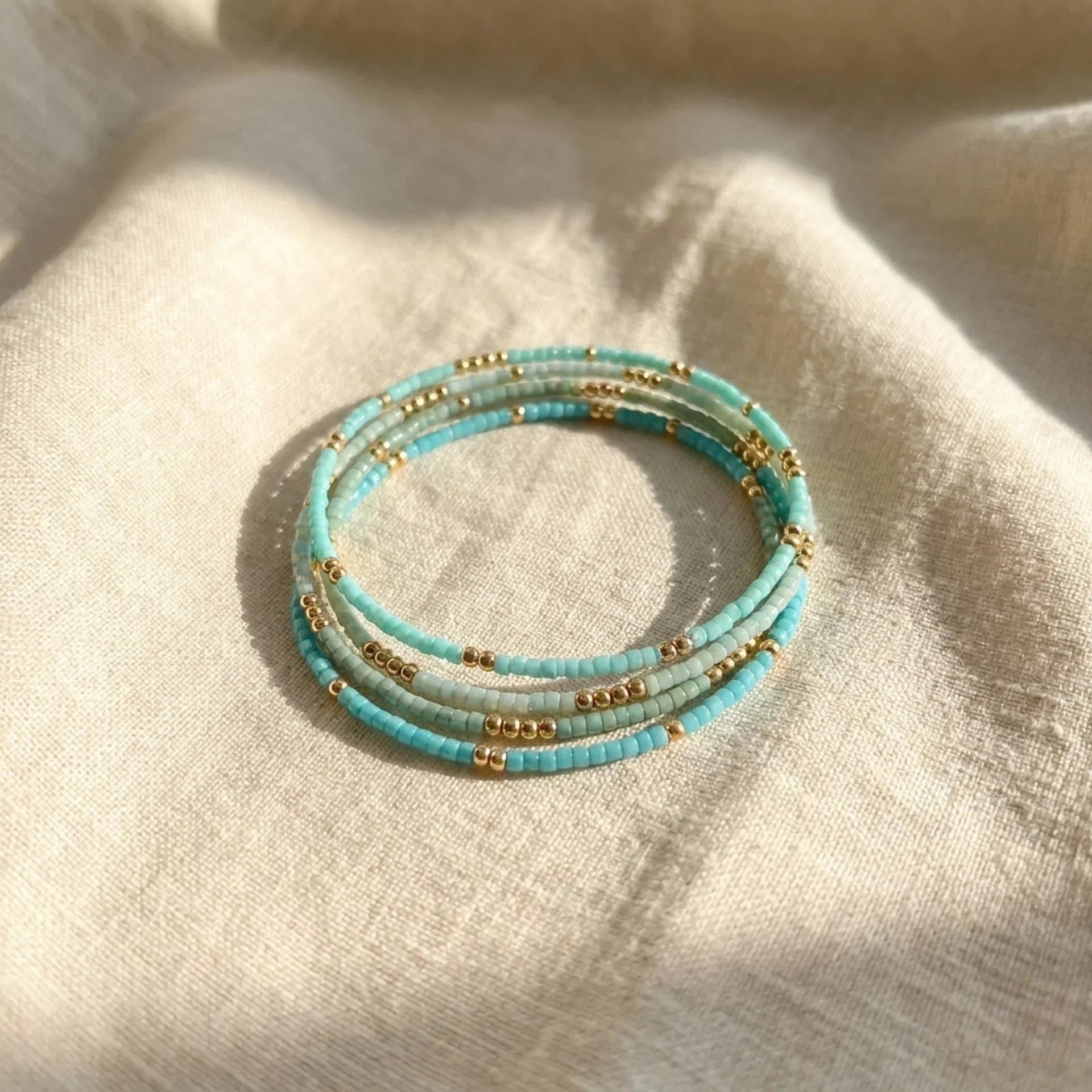 Subtile Türkisperlen-Armband-Set