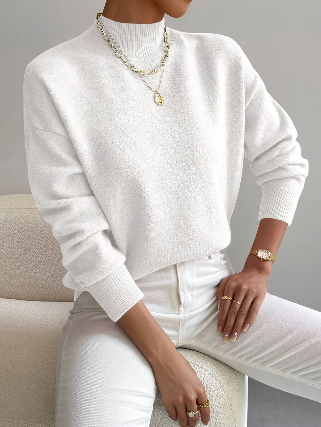 Yvonne – Modern High-Neck Sweater