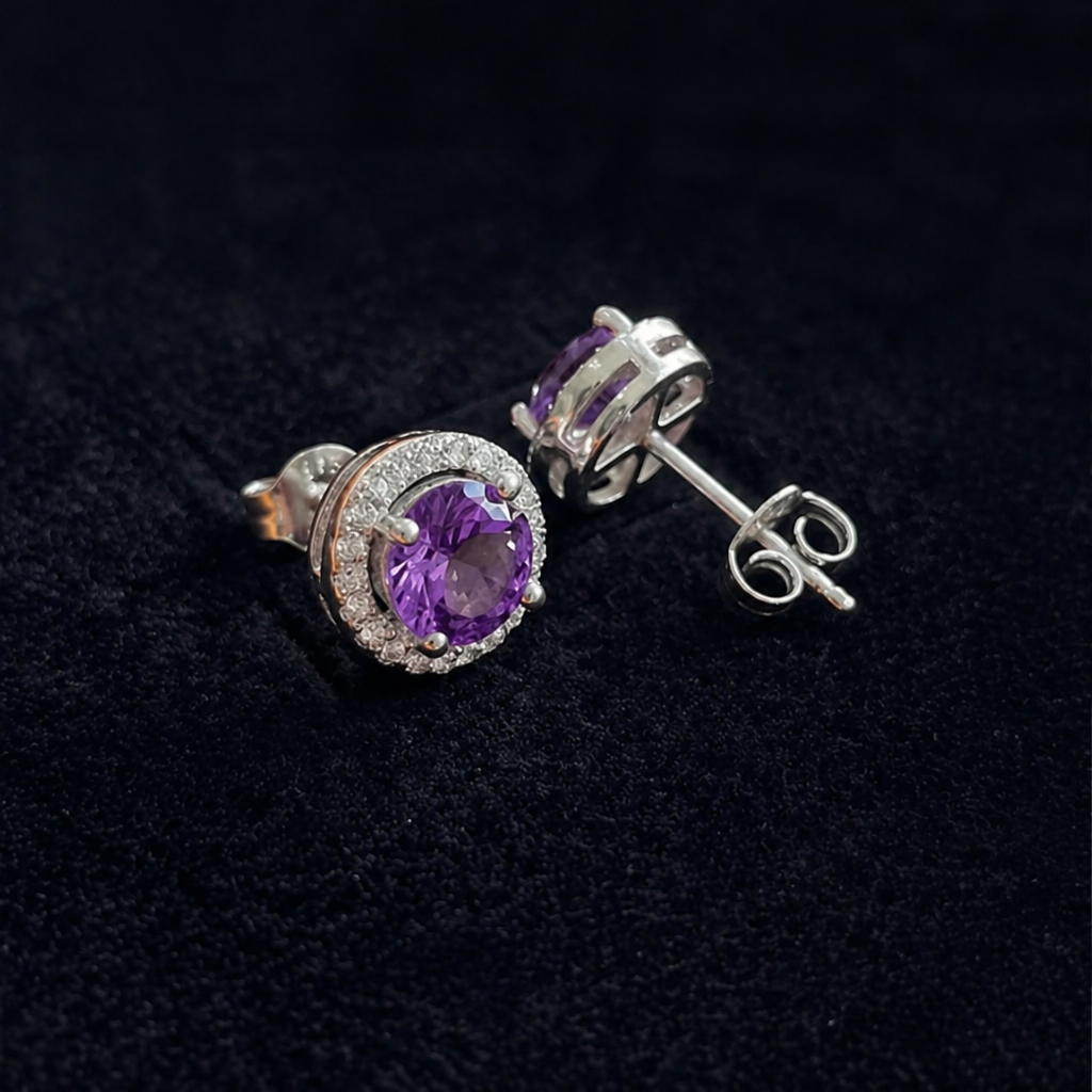 Elegante Amethyst-Ohrstecker aus Weißgold