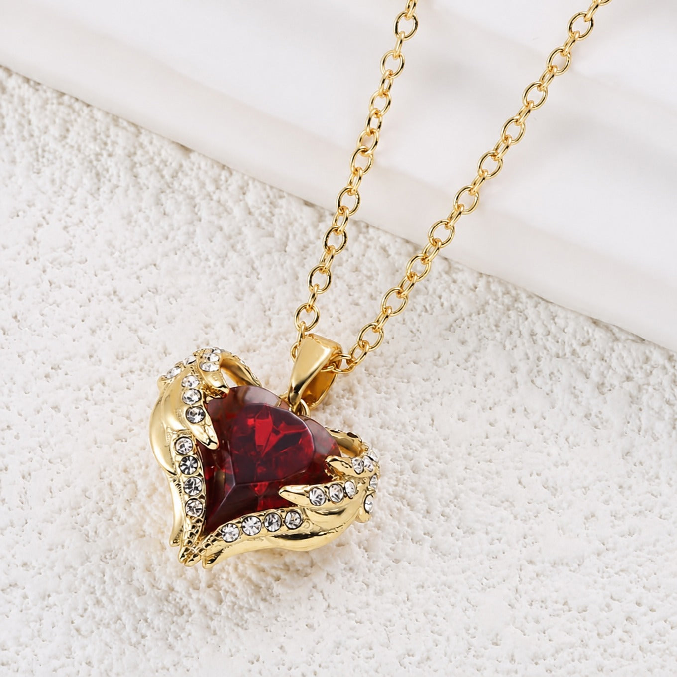 Elegante Rubin Herz Gold Halskette