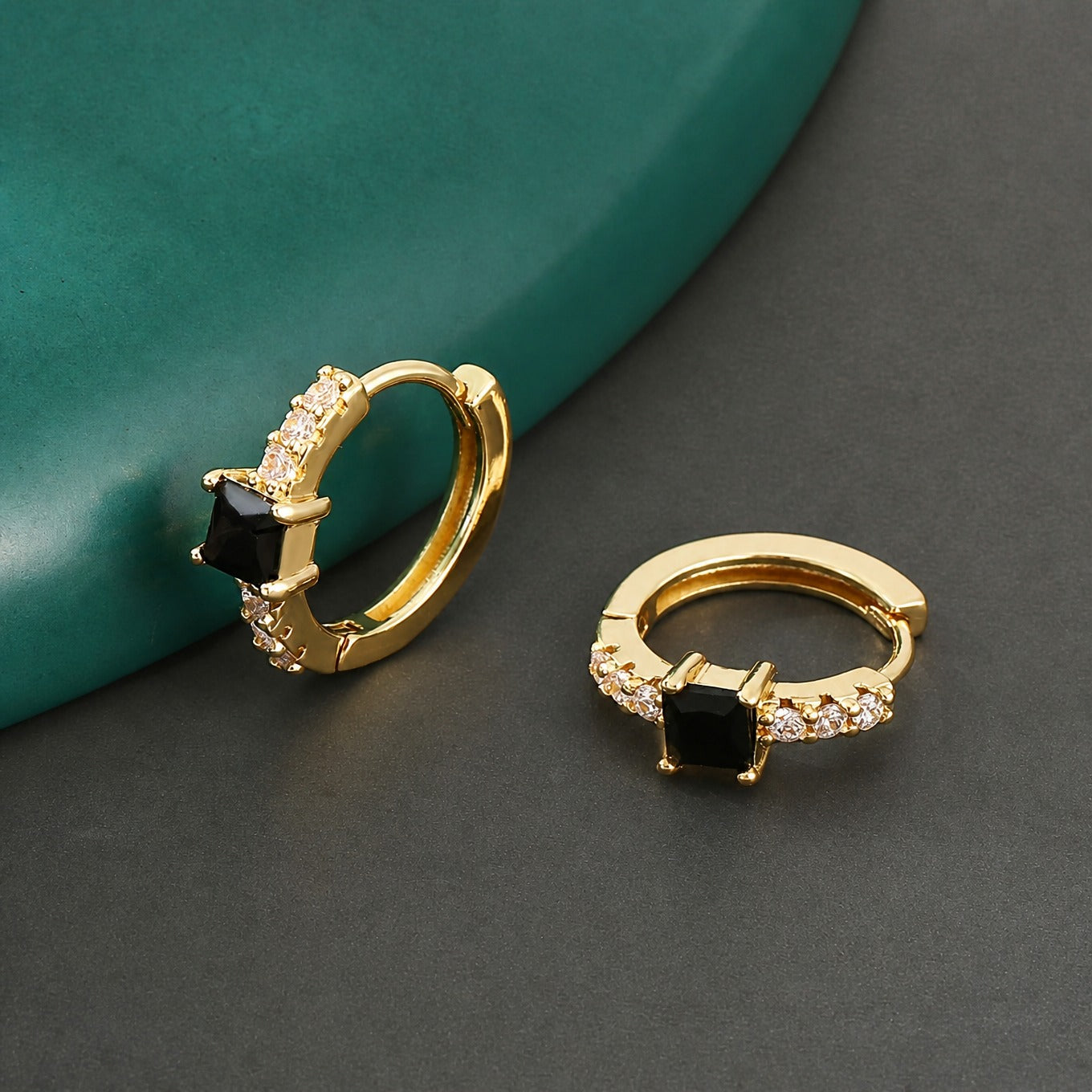 Elegante runde Vintage Zirkonia Ohrringe